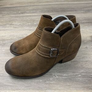 Clarks Women's Charlten‎ Grace Ankle Boot, Taupe Oily Leather, Size 8.5
